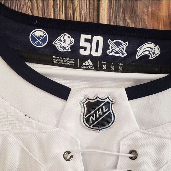 NHL Eichel Jersey - Picture 6 of 13